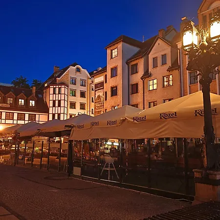 Hall Bliss - Premium Z Balkonem I Widokiem Na Ratusz * 코워브제크