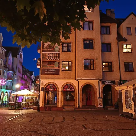 Hall Bliss - Premium Z Balkonem I Widokiem Na Ratusz 코워브제크