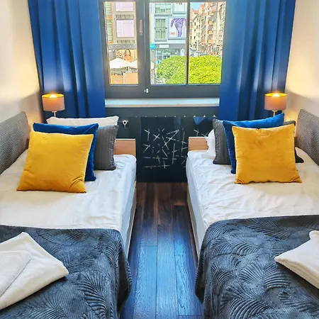 Hall Bliss - Premium Z Balkonem I Widokiem Na Ratusz Apartamento Kołobrzeg