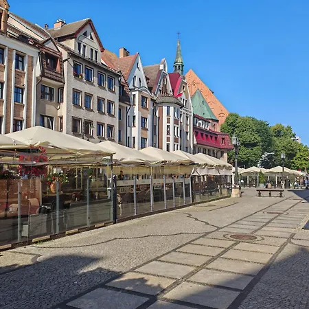 Hall Bliss - Premium Z Balkonem I Widokiem Na Ratusz 아파트 코워브제크